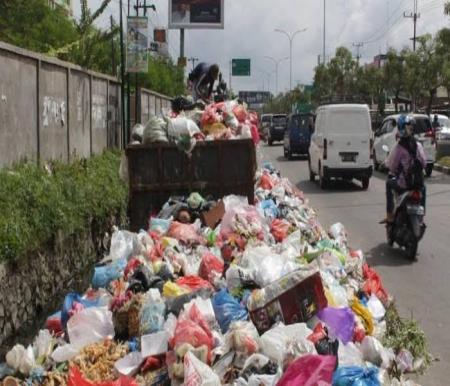 Ilustrasi tumpukan sampah di Pekanbaru (foto/int)